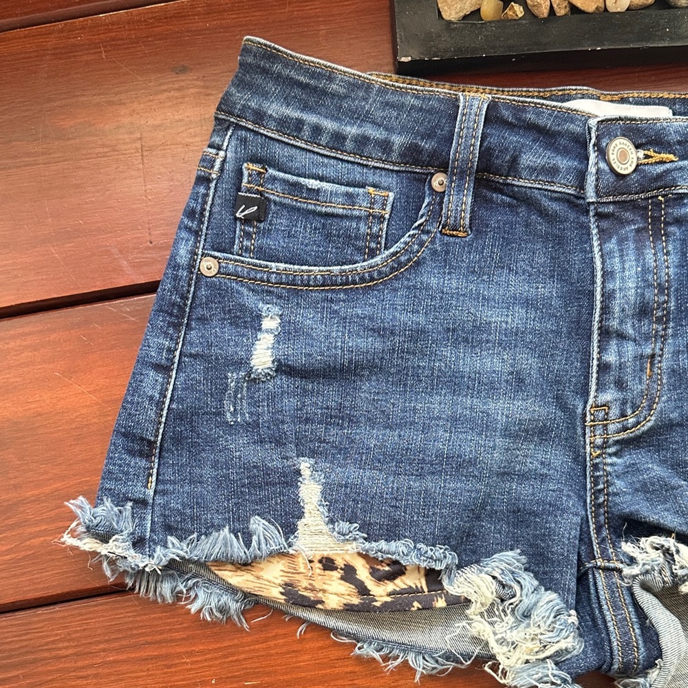 Frayed Hem Dark Blue Denim Women's Shorts with Leopard Accent - Picture 3 of 6